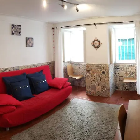 Apartment Centre *